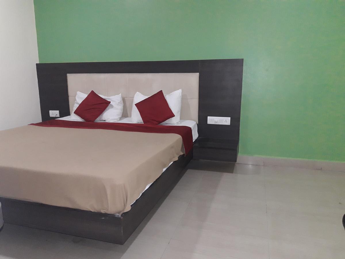 Отель Vijaya Lakshmi Residency Бангалор Экстерьер фото