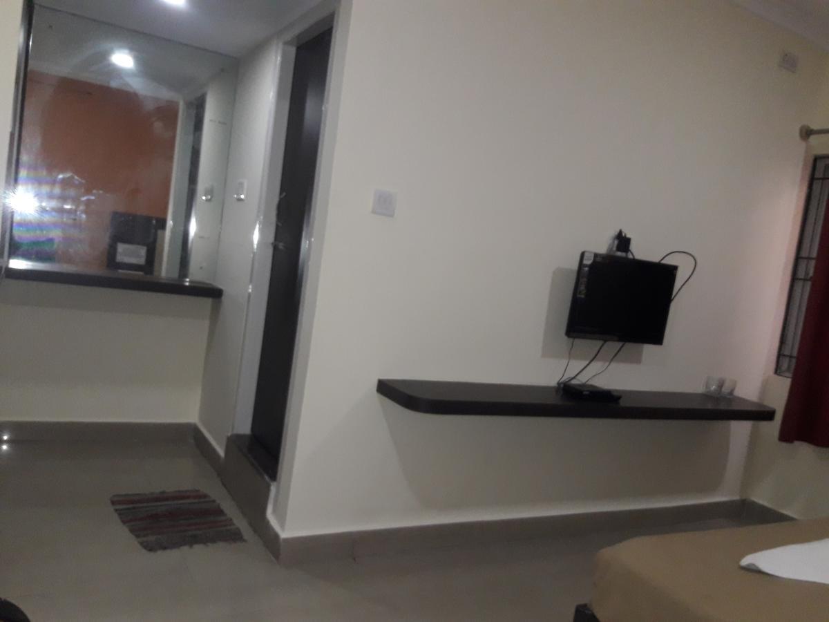 Отель Vijaya Lakshmi Residency Бангалор Экстерьер фото